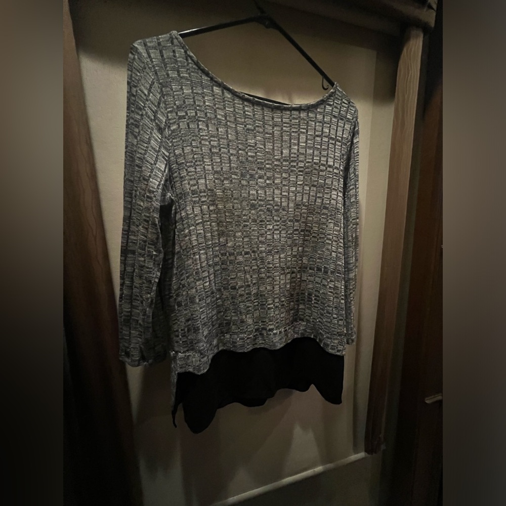 Gray and black light weight shirt